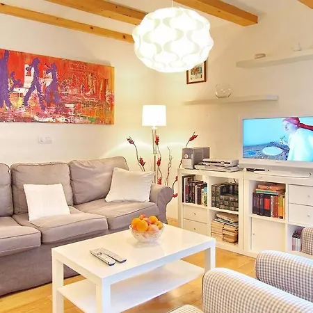 Casa vacanze Waterfront Stone House In Center