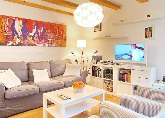 Casa vacanze Waterfront Stone House In Center